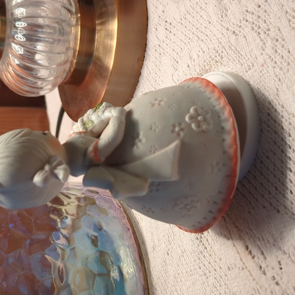 Music Doll - Picture 3 of 4